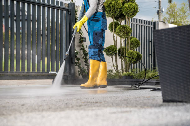 Best Animal Enclosure Cleaning  in Gregory, TX